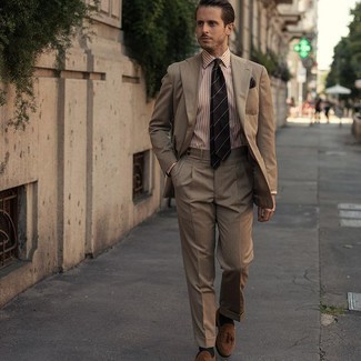 С чем носить коричневые замшевые лоферы с кисточками