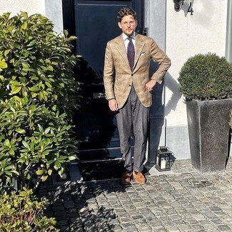 С чем носить коричневые замшевые лоферы с кисточками