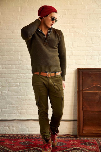 С чем носить коричневые замшевые рабочие ботинки мужчине