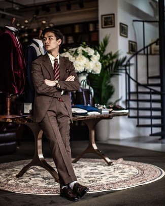 Какие туфли дерби носить с коричневым костюмом