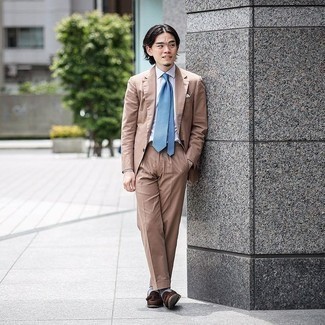 С чем носить коричневый костюм