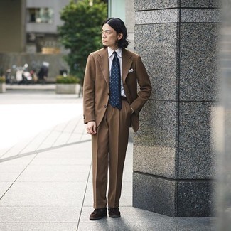 Какие лоферы с кисточками носить с коричневым костюмом