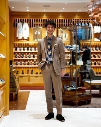 Какие лоферы с кисточками носить с коричневым костюмом