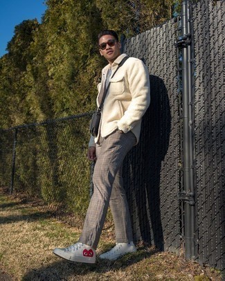 С чем носить коричневые солнцезащитные очки мужчине