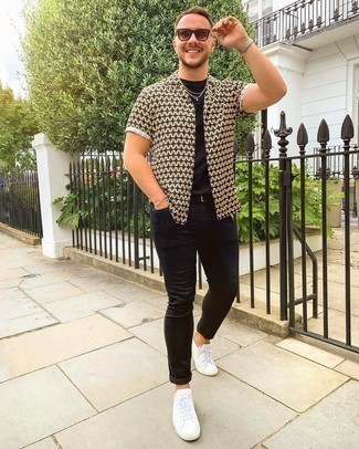 С чем носить коричневые солнцезащитные очки мужчине