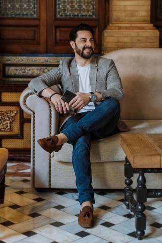 Какие джинсы носить с коричневыми лоферами с кисточками