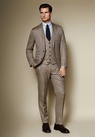С чем носить коричневый костюм-тройку