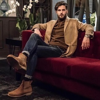 Как носить коричневую водолазку с бежевым пиджаком мужчине