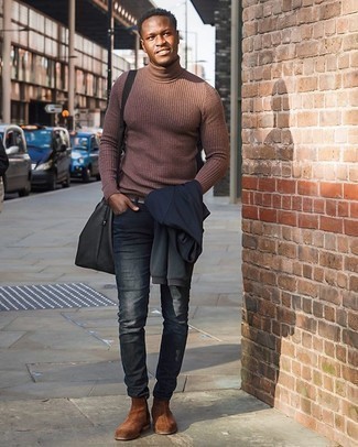 Как носить коричневую водолазку с черным бомбером мужчине