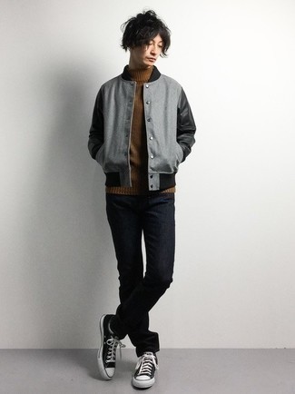 Какие джинсы носить с коричневой водолазкой мужчине