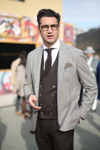 Как носить коричневый жилет с бежевым пиджаком в клетку