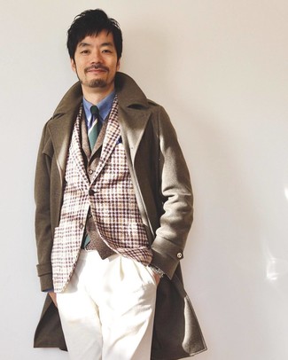 Как носить коричневый жилет с бежевым шерстяным пиджаком