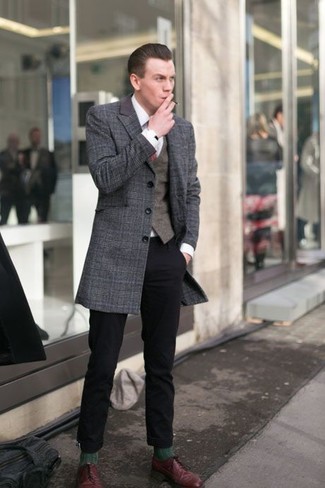 Какие длинные пальто носить с коричневым жилетом