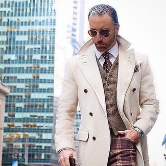 С чем носить коричневое шерстяное пальто мужчине