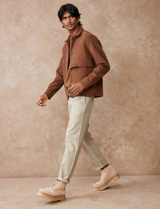 С чем носить коричневую шерстяную куртку мужчине