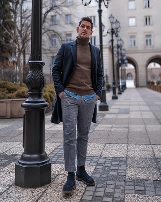 С чем носить коричневую шерстяную водолазку мужчине