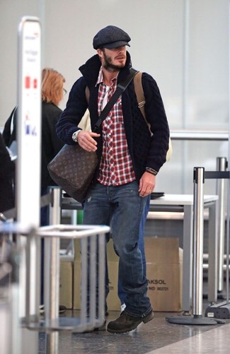 Какие кардиганы носить с коричневыми рабочими ботинками мужчине