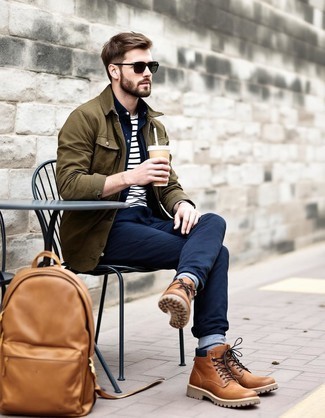 Какие джинсовые рубашки носить с коричневыми рабочими ботинками мужчине