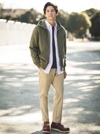 Какой худи носить с коричневыми рабочими ботинками мужчине