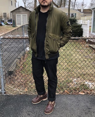 Какие джинсы носить с коричневыми рабочими ботинками мужчине