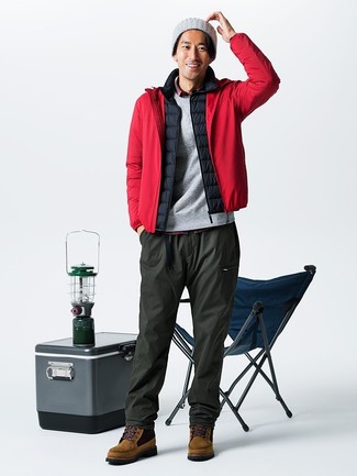 Какие ветровки носить с коричневыми рабочими ботинками мужчине