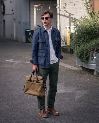 С чем носить коричневый плетеный браслет мужчине