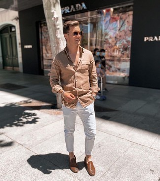 С чем носить коричневые кожаные плетеные лоферы мужчине