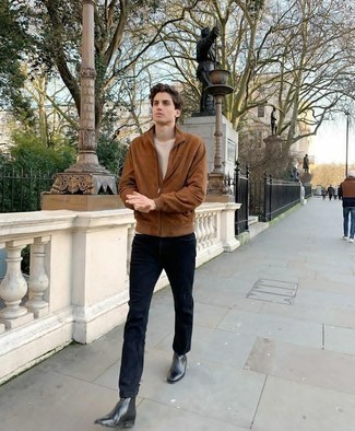 С чем носить коричневый свитер на молнии мужчине