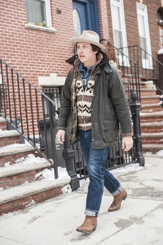 С чем носить коричневый свитер на молнии мужчине