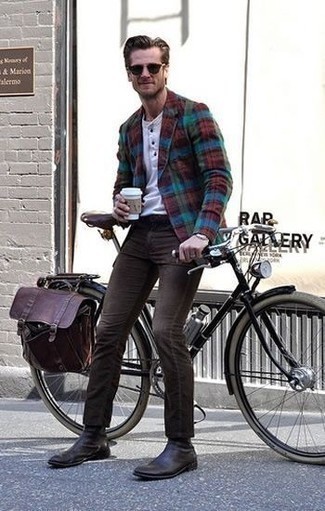 С чем носить темно-красный рюкзак мужчине