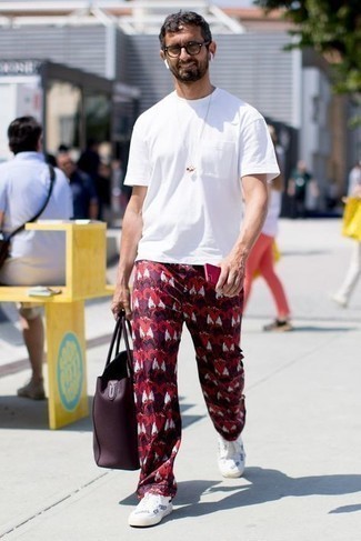 С чем носить темно-красную сумку мужчине