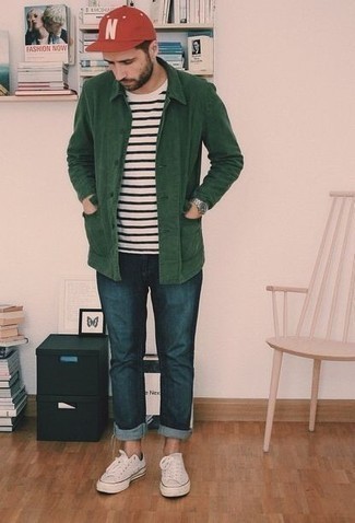 С чем носить темно-красную бейсболку мужчине