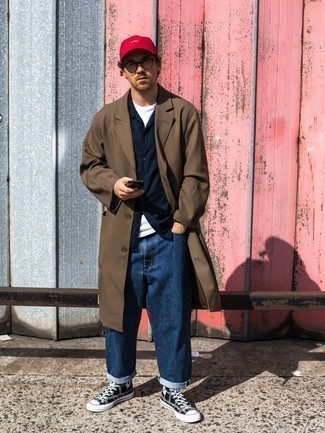 С чем носить темно-красную бейсболку мужчине