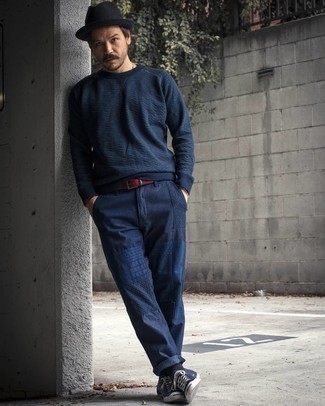 С чем носить темно-красный ремень мужчине