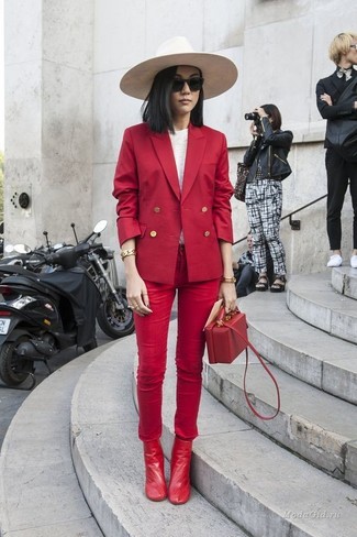 Какие ботильоны носить с темно-красным пиджаком