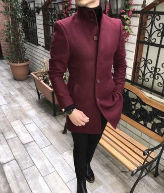 Как носить темно-красный пиджак с черными джинсами мужчине