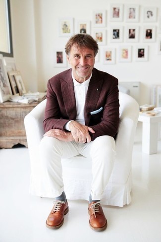 Какие брюки чинос носить с темно-красным пиджаком