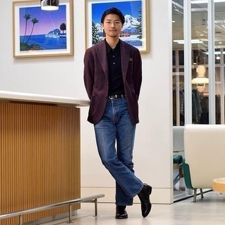 Какие джинсы носить с темно-красным пиджаком мужчине