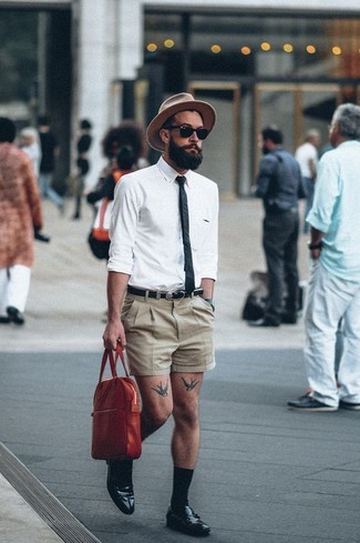 С чем носить темно-красный портфель