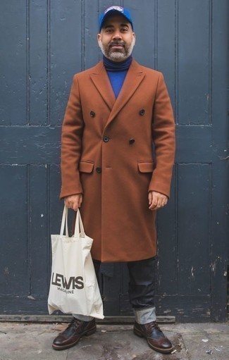 Какие длинные пальто носить с темно-красными ботинками броги