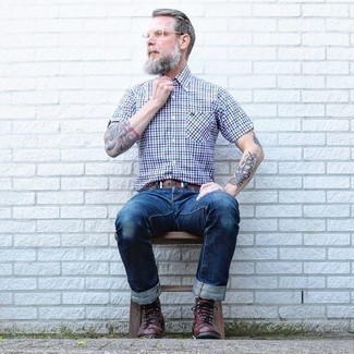 С чем носить темно-красные повседневные ботинки мужчине