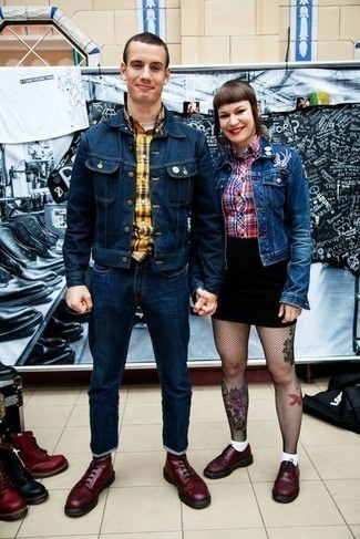 С чем носить темно-красные повседневные ботинки мужчине