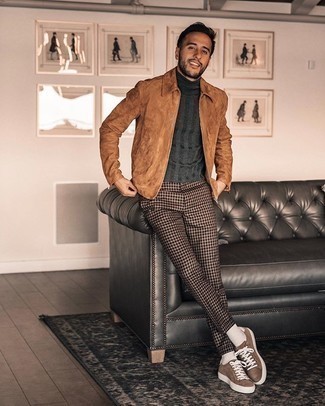 С чем носить темно-красные брюки чинос в клетку