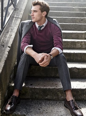 Какие броги носить с темно-красным свитером с круглым вырезом