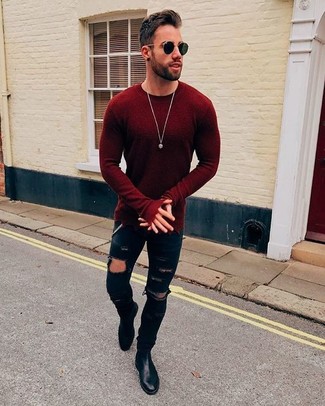 С чем носить темно-красный свитер с круглым вырезом мужчине