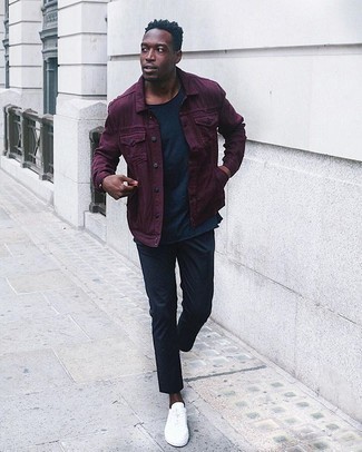 С чем носить темно-красную джинсовую куртку мужчине