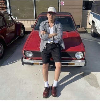 С чем носить темно-красные туфли дерби