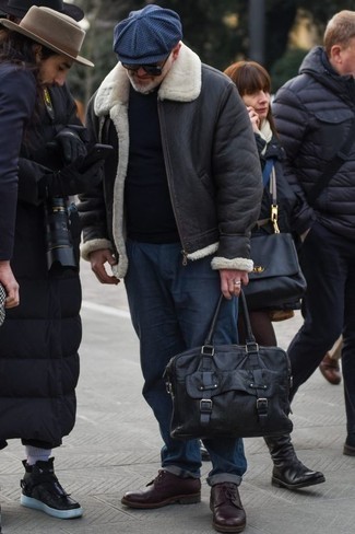 Какие короткие дубленки носить с темно-красными туфлями дерби