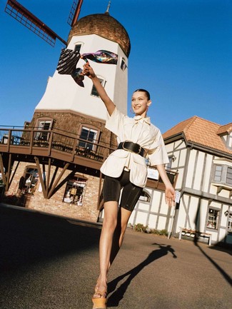 С чем носить темно-красные украшения