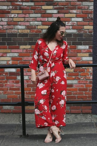 С чем носить темно-красный комбинезон